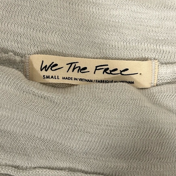 We The Free Light Gray Long‎ Sleeve Top size small - Picture 2 of 2